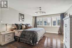 527 RAVINEVIEW Way Oakville