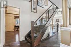 527 RAVINEVIEW Way Oakville