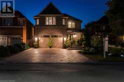 527 RAVINEVIEW Way Oakville