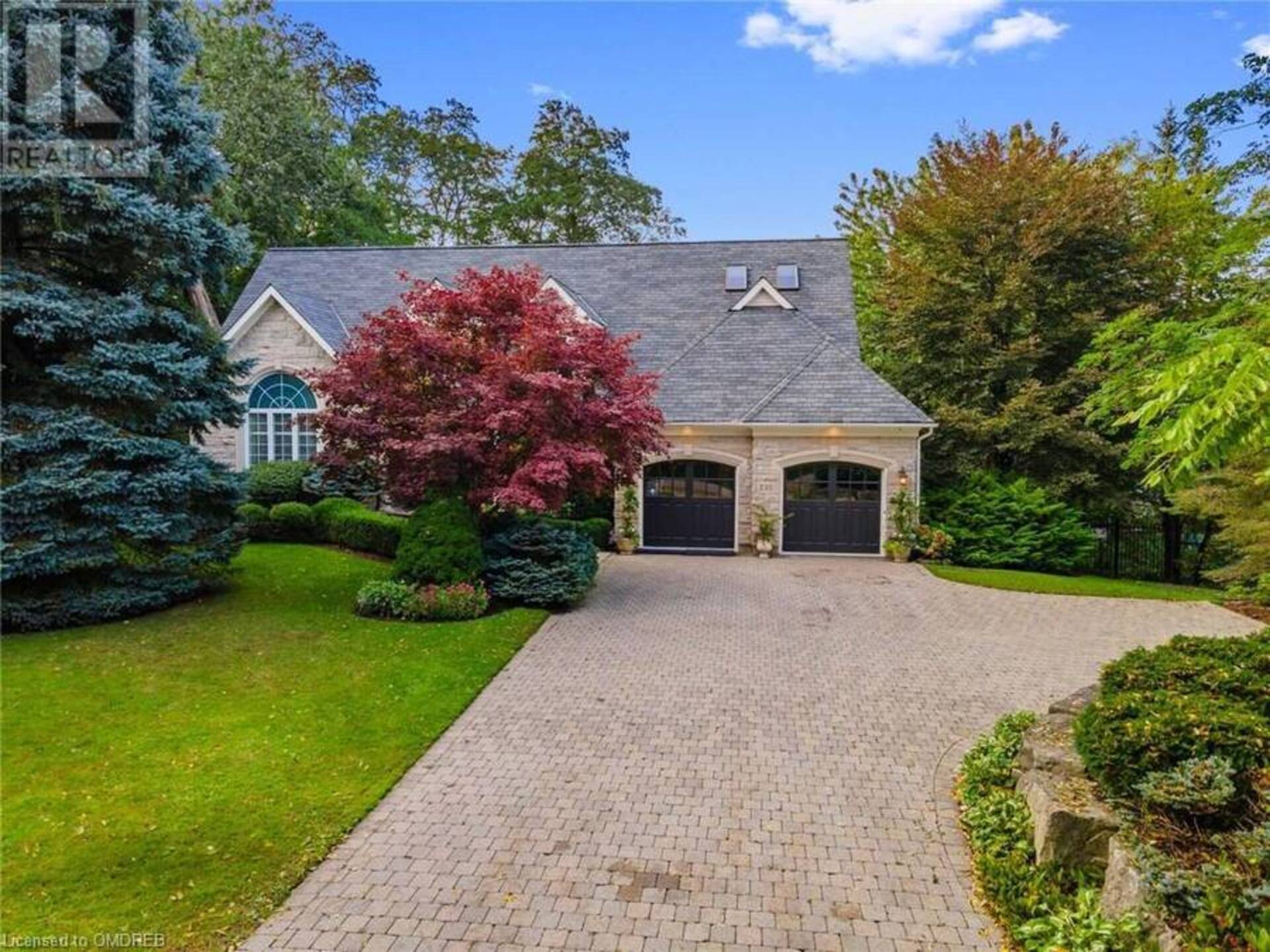 235 LAKEWOOD Drive Oakville