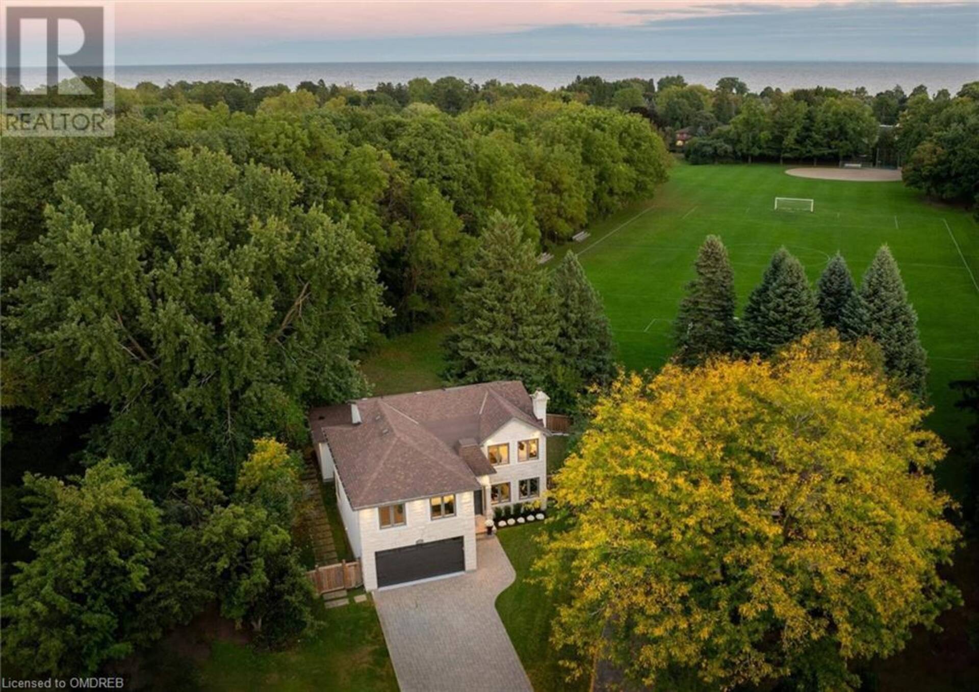 2410 BRETON Close Oakville