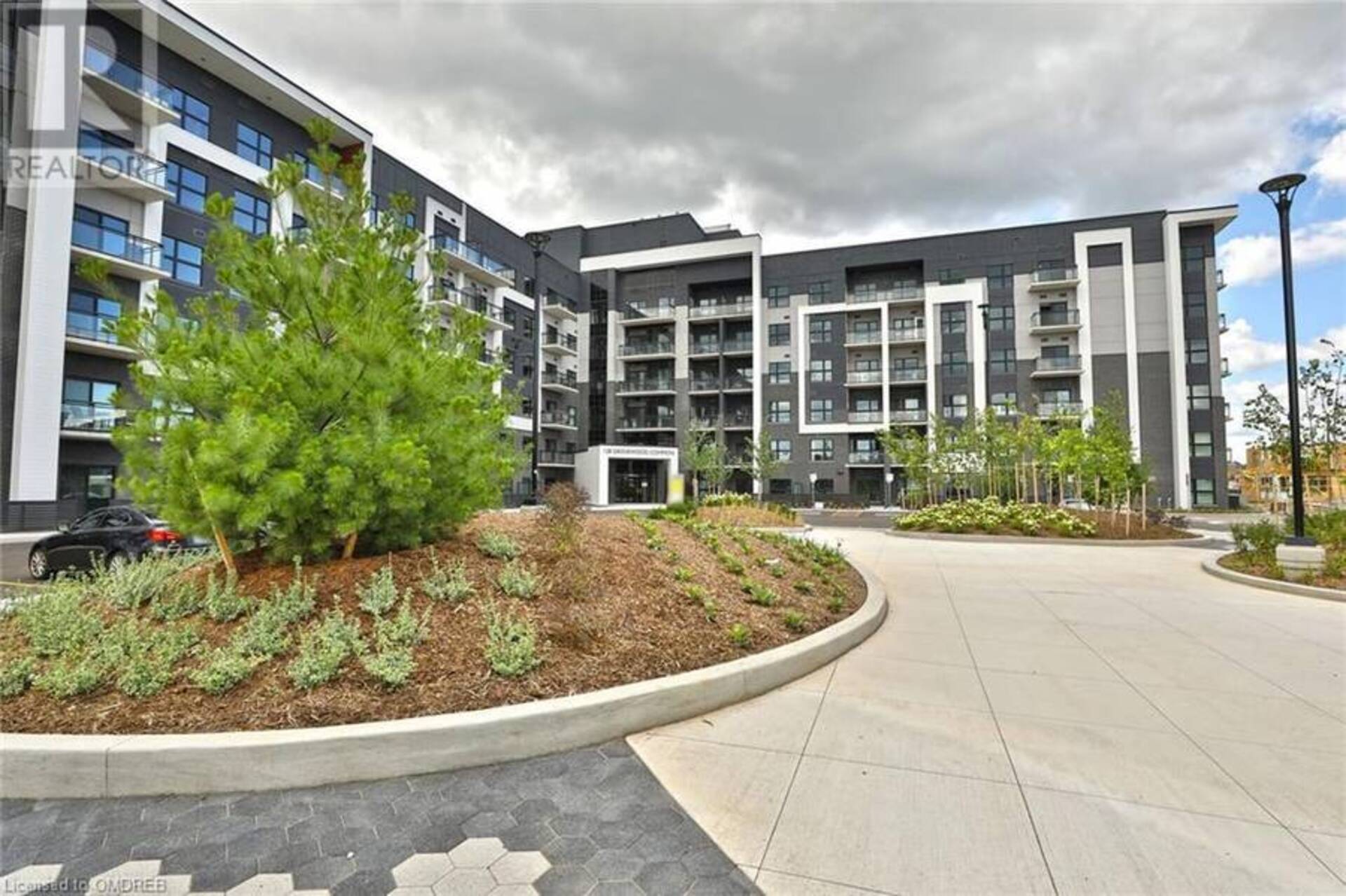 128 GROVEWOOD Common Unit# 117 Oakville