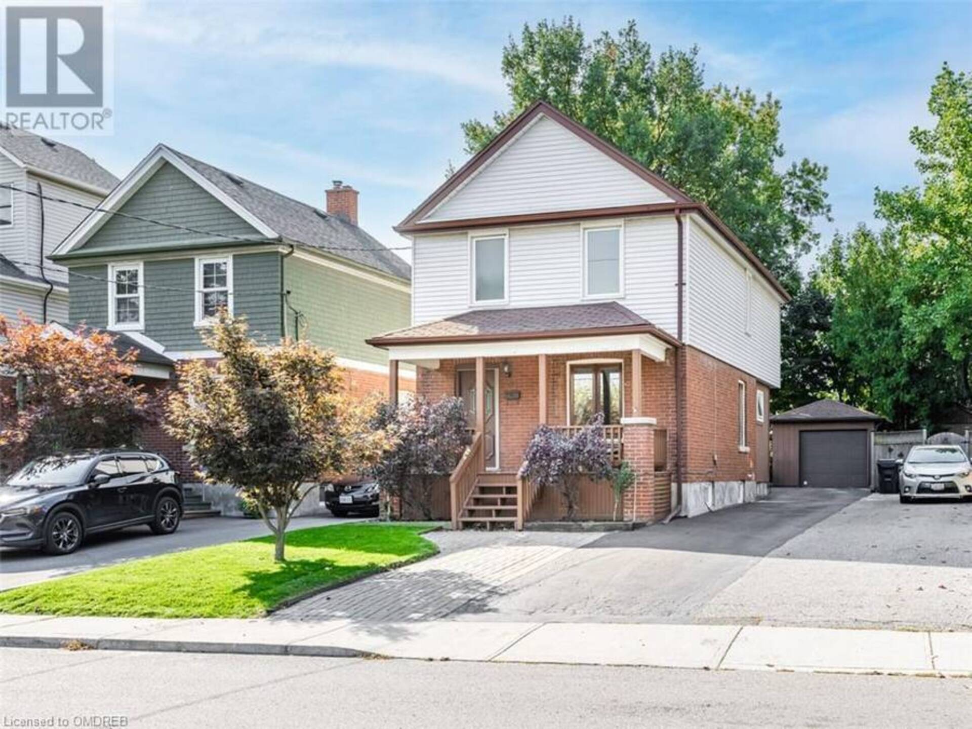 40 GRATTAN Street North York