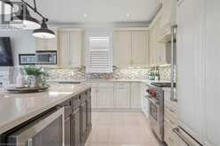 2447 CHATEAU Common Oakville