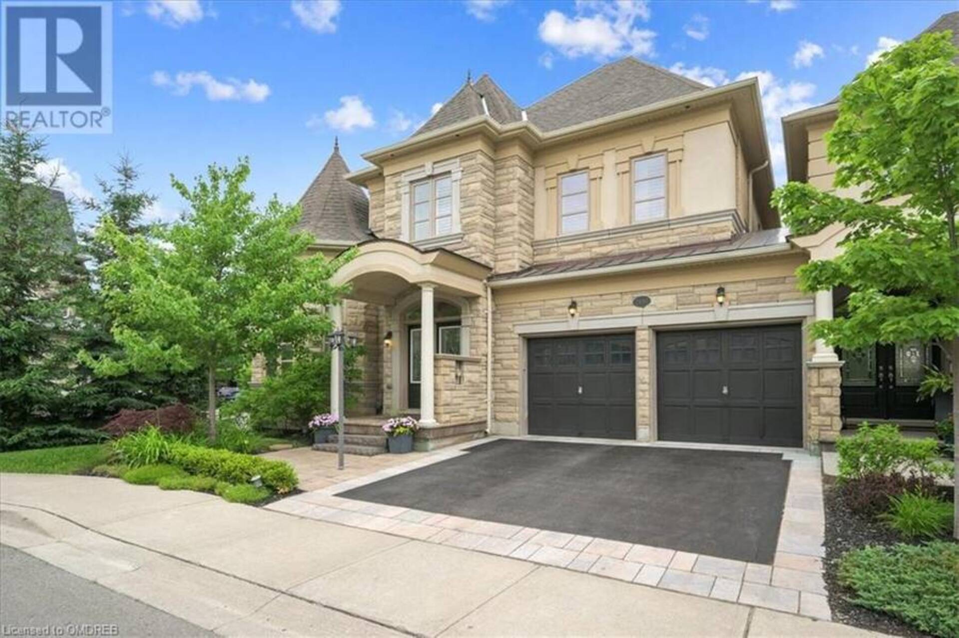 2447 CHATEAU Common Oakville