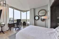 2170 MARINE Drive Unit# PH2 Oakville