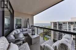 2170 MARINE Drive Unit# PH2 Oakville