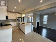 563 STREAM Crescent Oakville