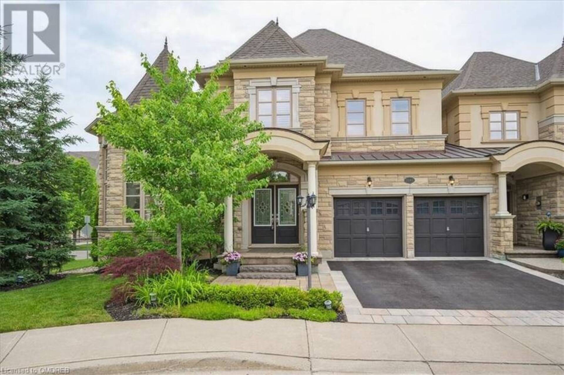 2447 CHATEAU Common Oakville