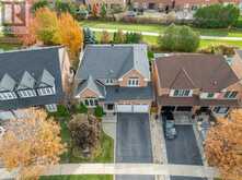 2233 FALLING GREEN Drive Oakville