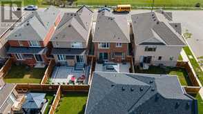 879 HICKORY Crescent Milton