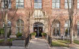 369 SORAUREN Avenue Unit# 201 Toronto