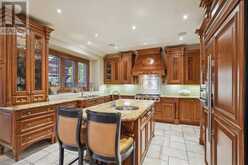 559 GOLFVIEW Court Oakville