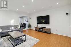 7 WYOMING Trail Brampton