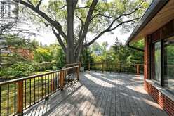 68 BARRINGHAM Drive Oakville