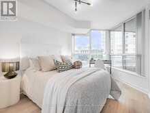 628 - 230 QUEENS QUAY W Toronto