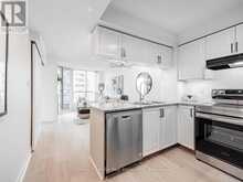 628 - 230 QUEENS QUAY W Toronto