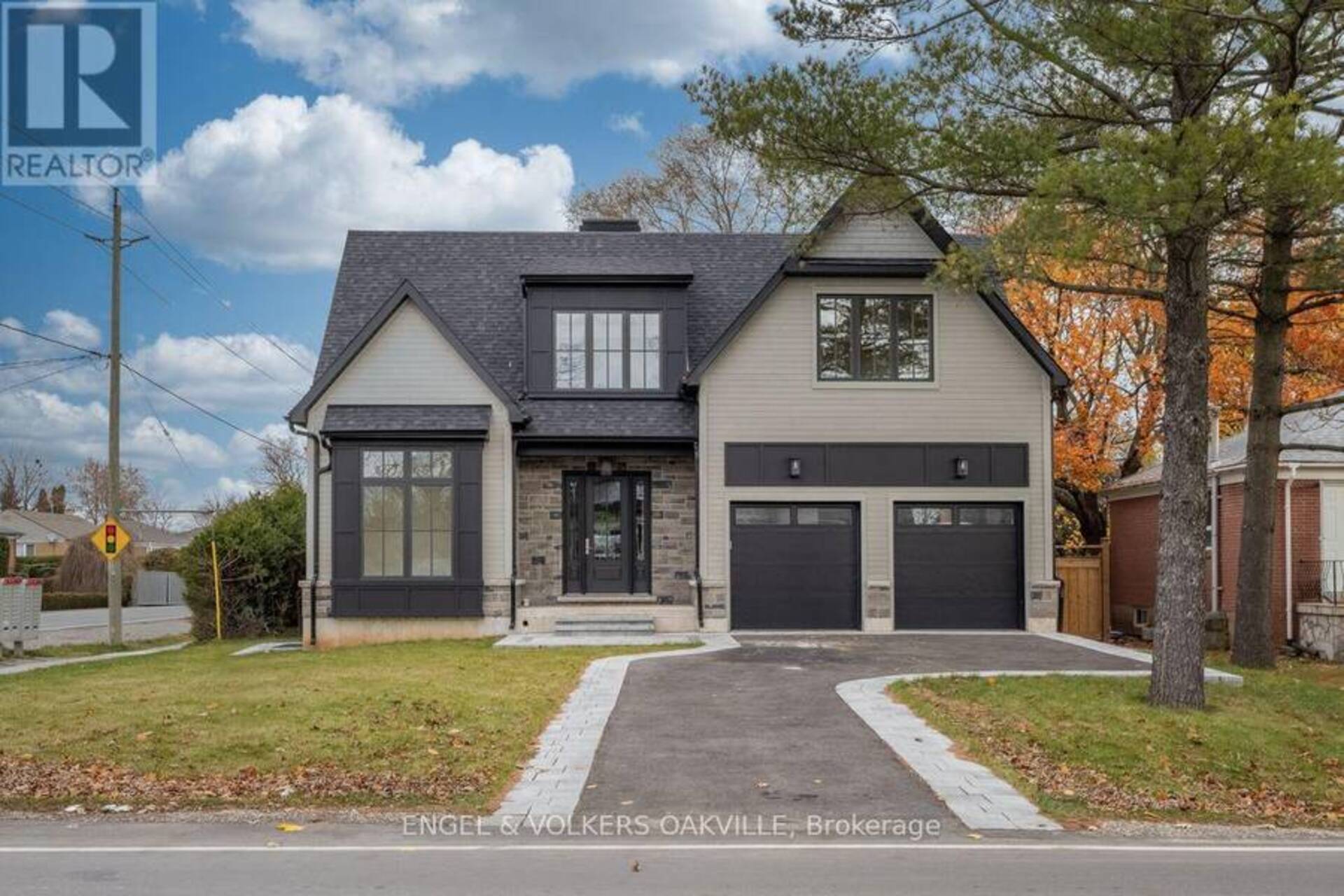 601 MAPLEHURST AVENUE Oakville