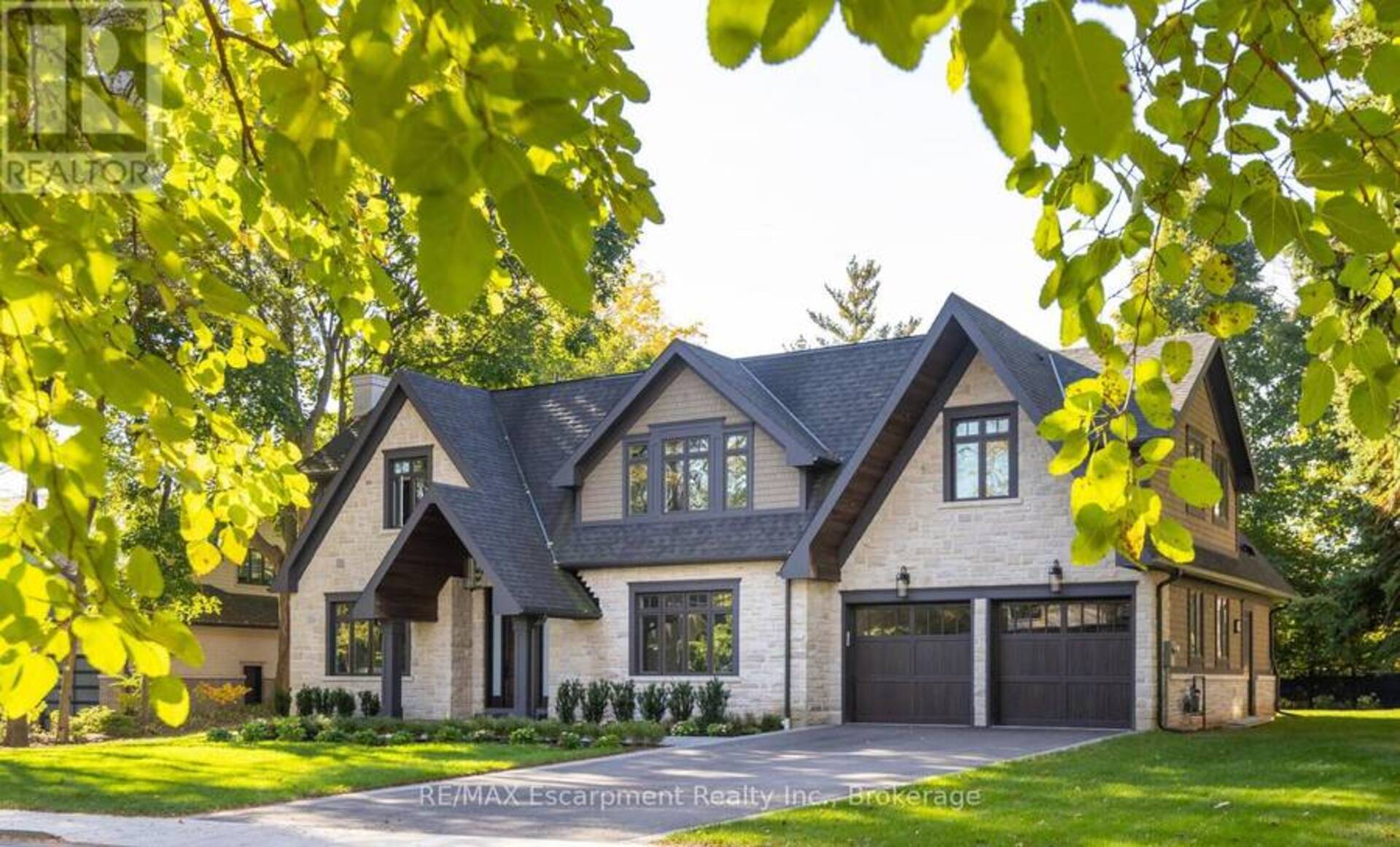 128 BALSAM DRIVE Oakville