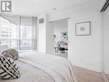 628 - 230 QUEENS QUAY W Toronto