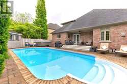 423 DEER RIDGE Drive Kitchener