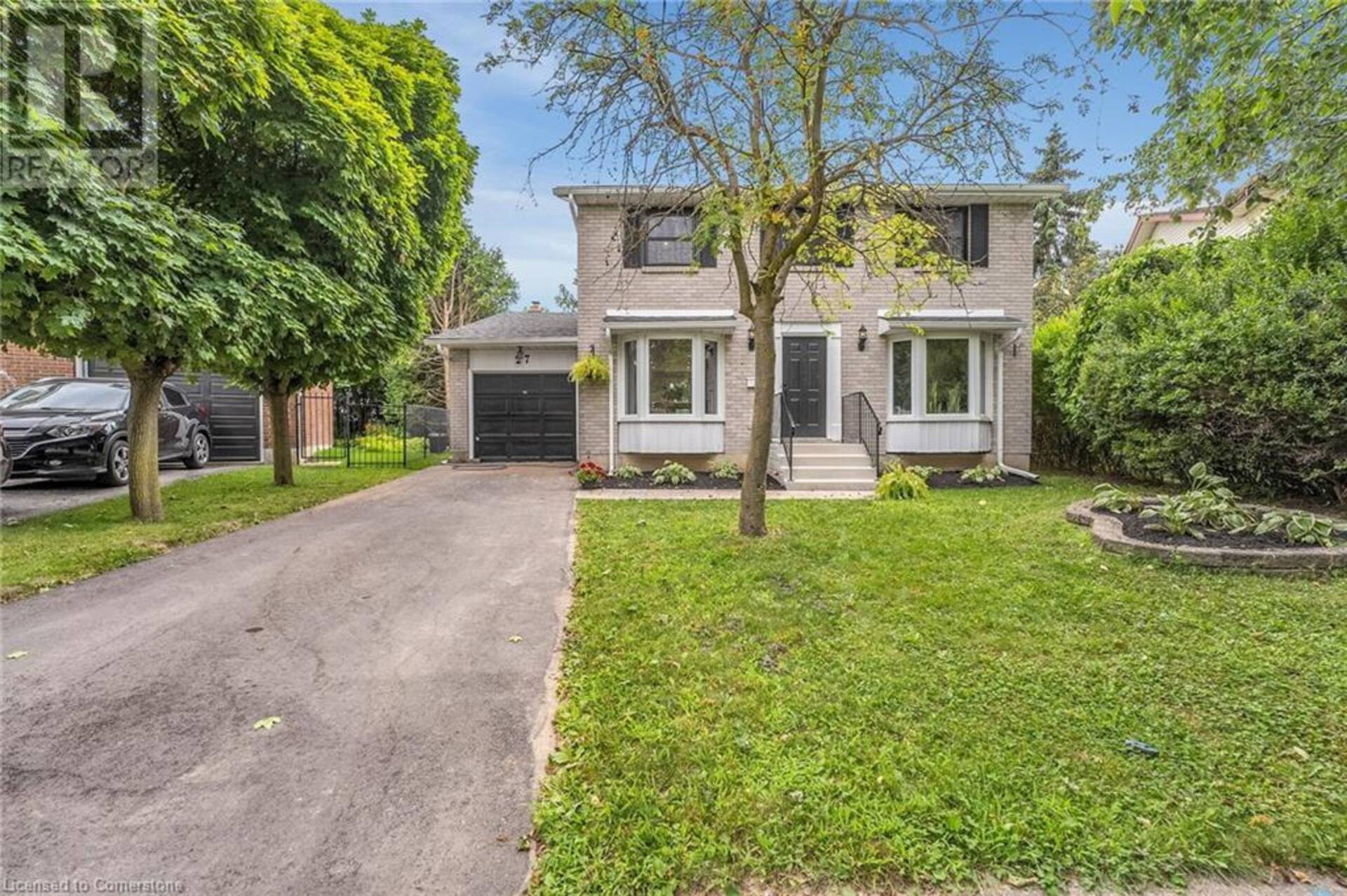 27 YARWOOD Place Kitchener