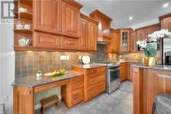 260 DEER RIDGE Drive Unit# 32 Kitchener