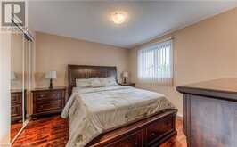 182 HOLLYRIDGE Crescent Kitchener