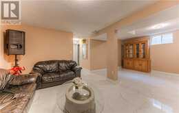 182 HOLLYRIDGE Crescent Kitchener