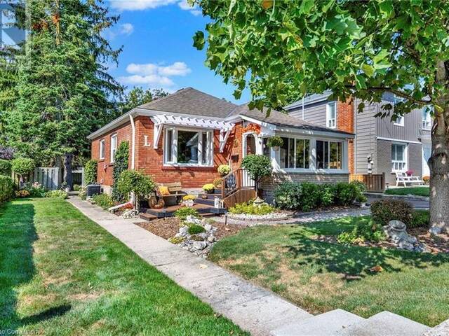 22 AMBER Road Cambridge Ontario