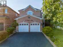 2 PILGRIM Place Brampton