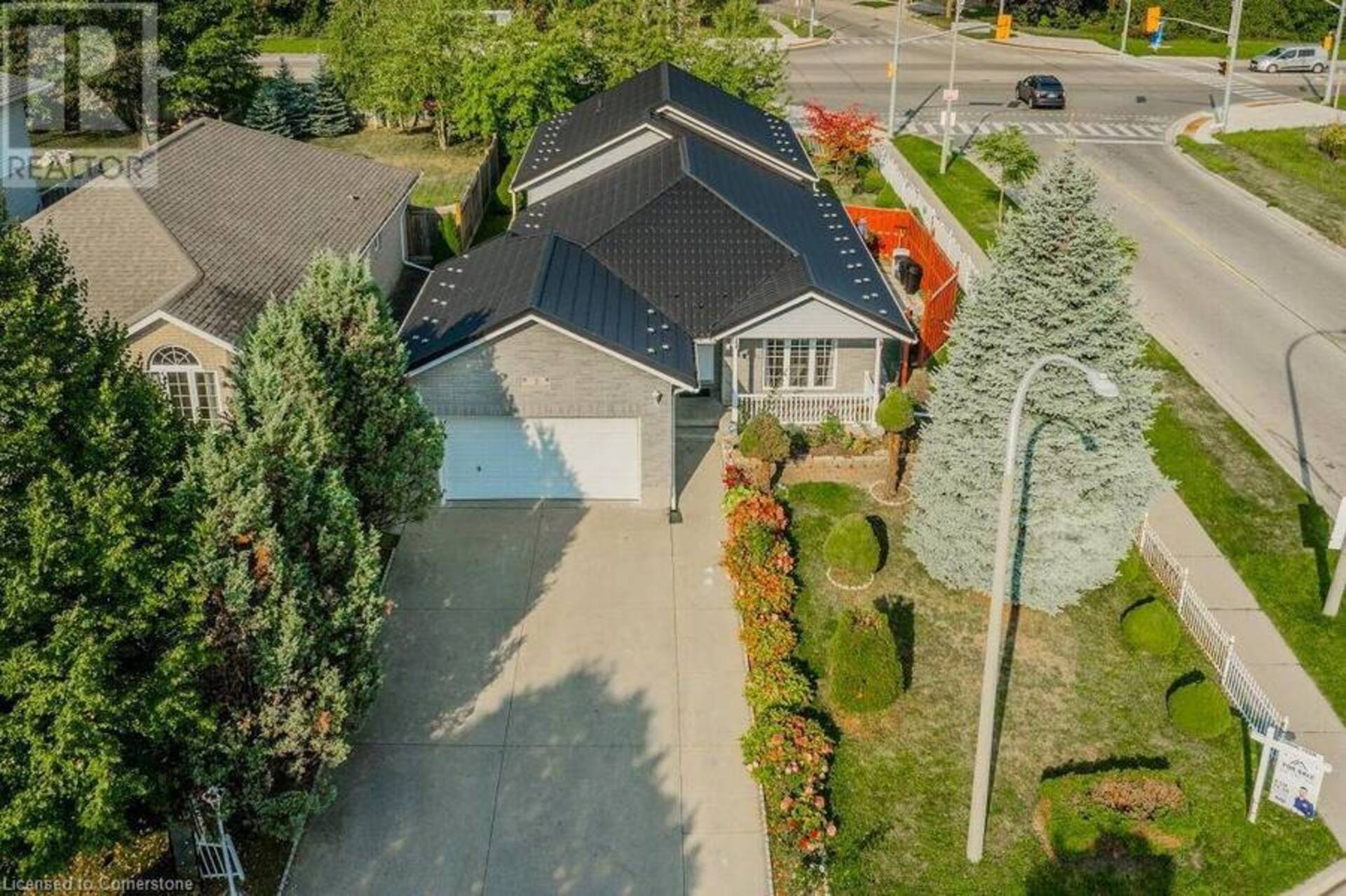 3 DINEEN Court Kitchener