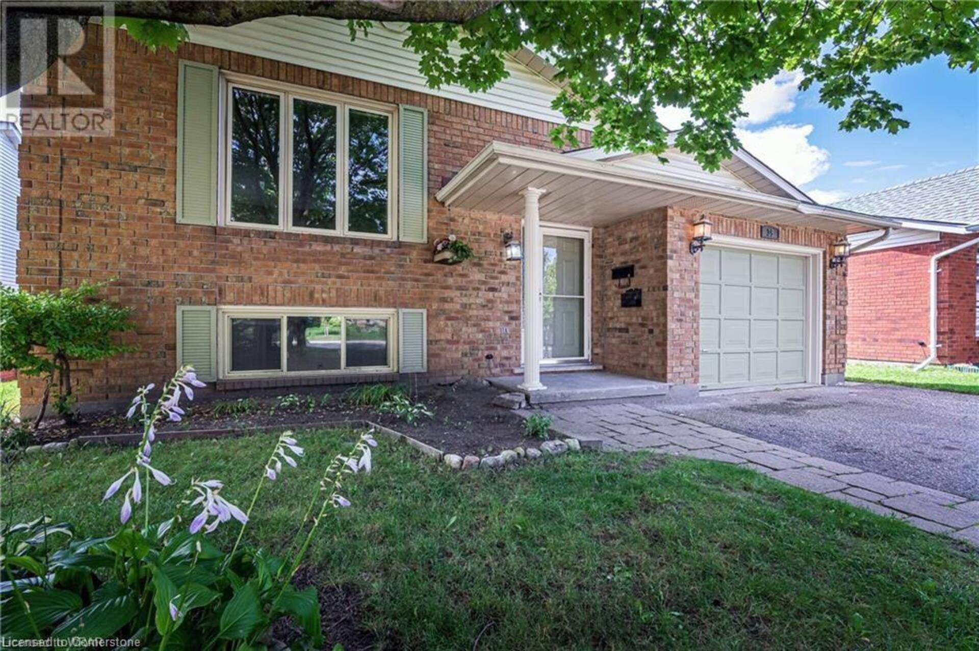 35 (UPPER) WESTCHESTER Drive Kitchener