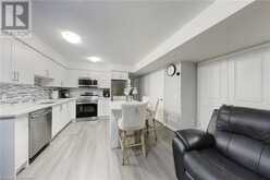 235 CHAPEL HILL Drive Unit# 4 Kitchener