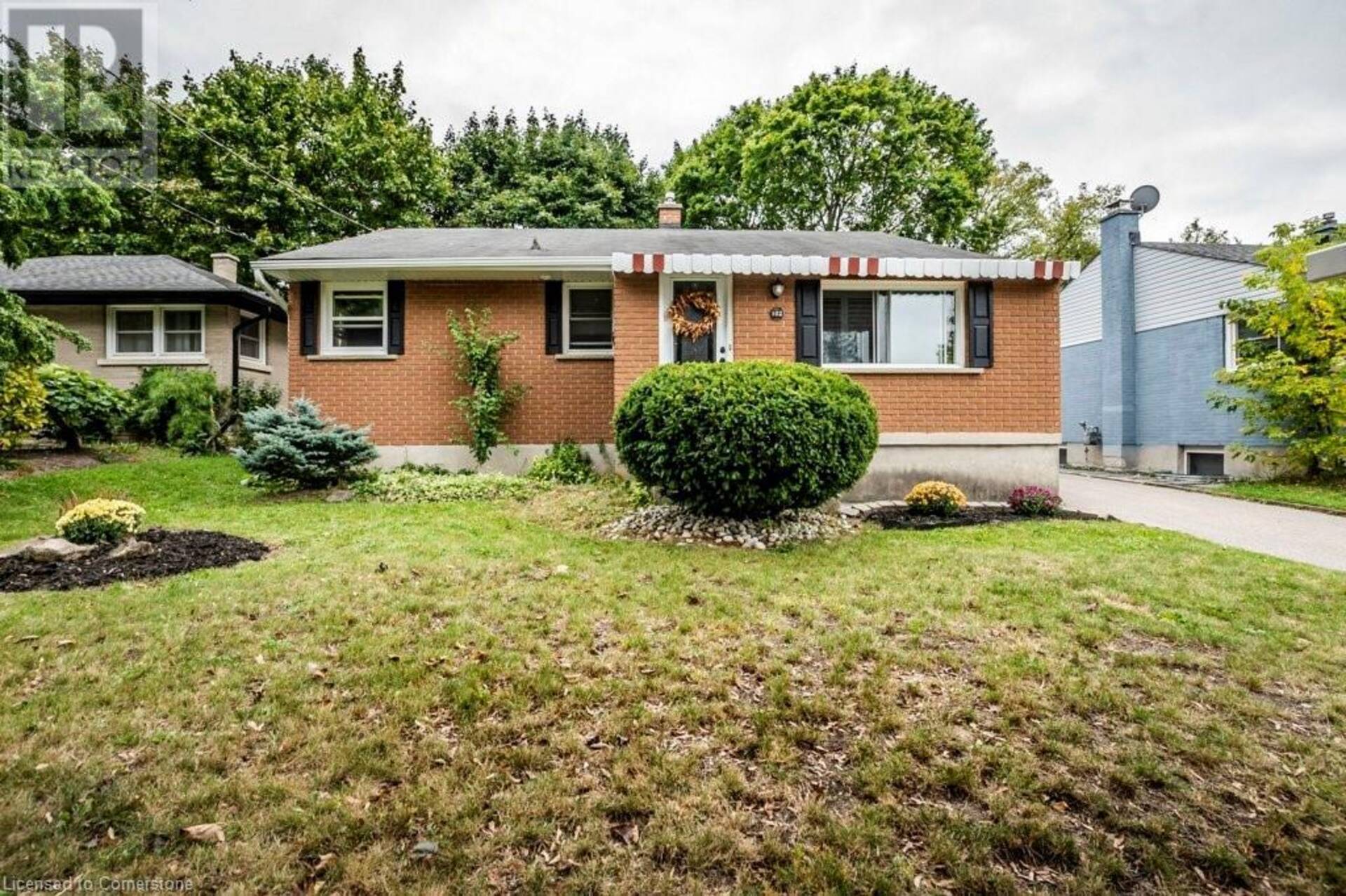 102 HARBER Avenue Kitchener