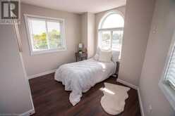 489 EAST Avenue Unit# B Kitchener