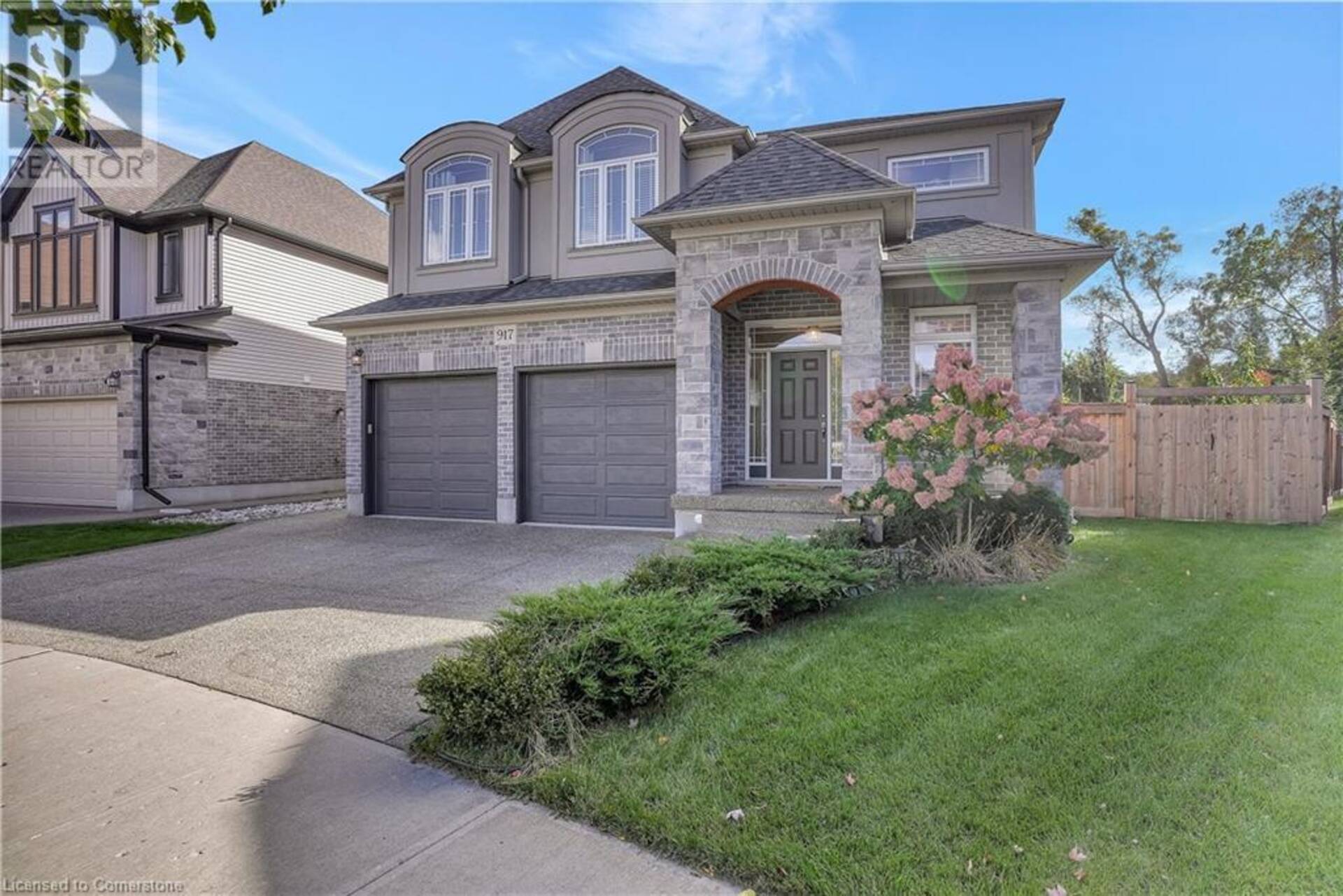 917 DEER CREEK Court Kitchener