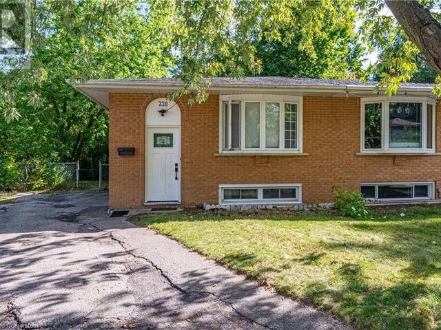 228 INGLESIDE Place Kitchener Ontario