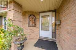 57 TINATAWA Court E Kitchener