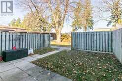 130 KINGSWOOD Drive Unit# 33 Kitchener