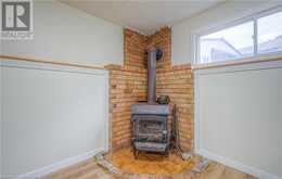 27 UXBRIDGE Crescent Kitchener