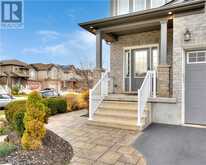 900 STEEPLERIDGE Court Kitchener