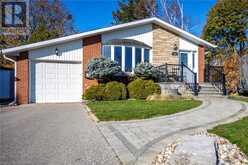 914 IVY Court Oshawa