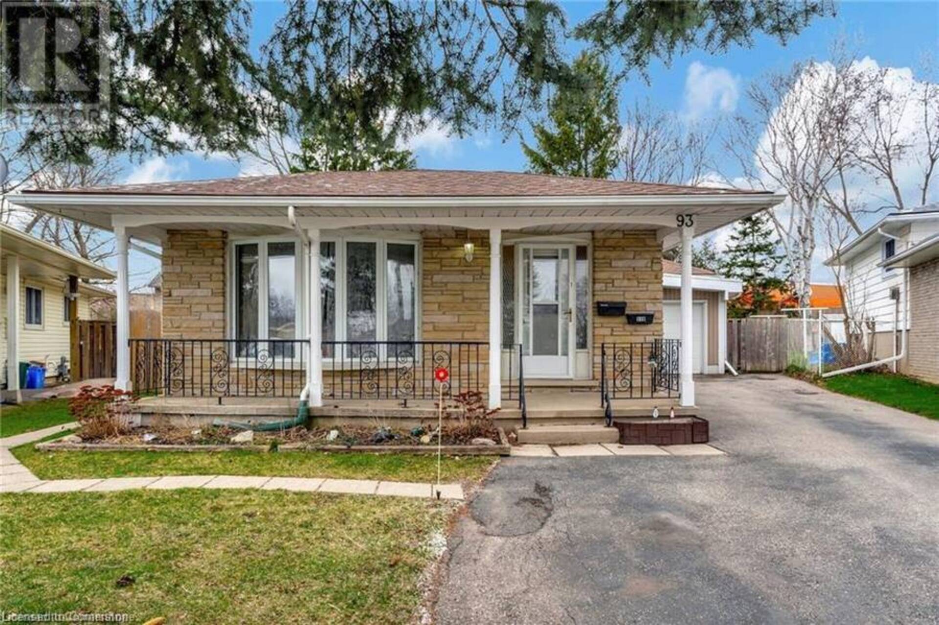 93 ROBERTS Crescent Kitchener