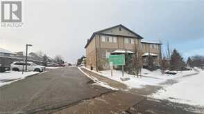 1180 COUNTRYSTONE Drive Unit# 1B Kitchener