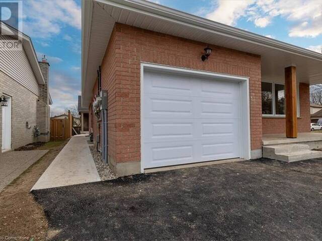 2 PIPERS GREEN Court Unit# 2 Kitchener Ontario