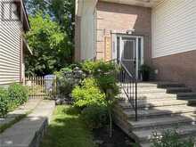 588 WILLOW Road Guelph