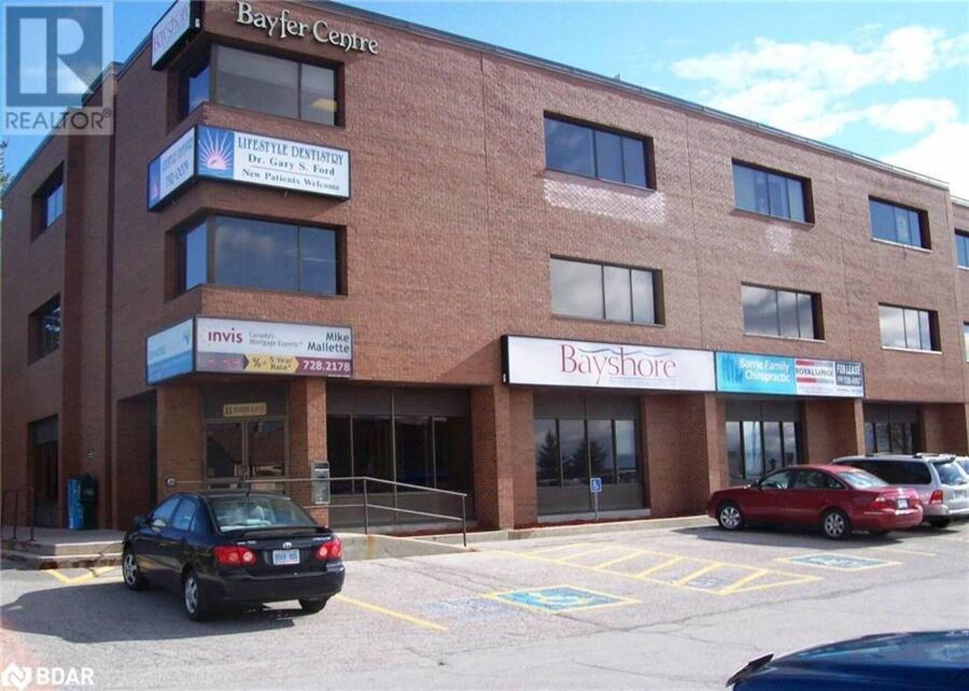 11 FERRIS Lane Unit# 201/203 Barrie