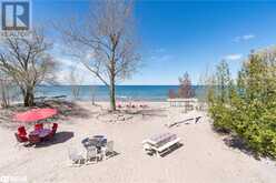 1078 TINY BEACHES Road S Tiny