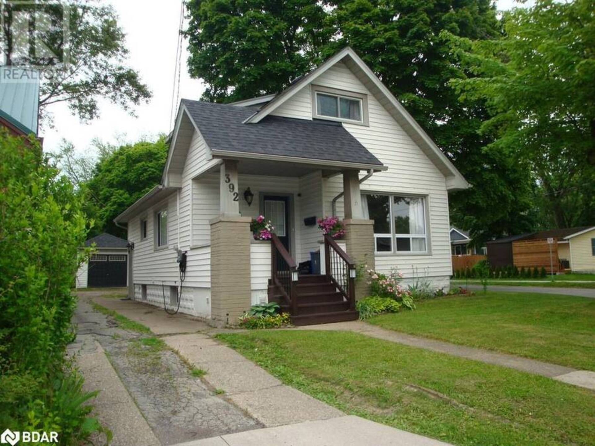 392 NIAGARA Street Welland